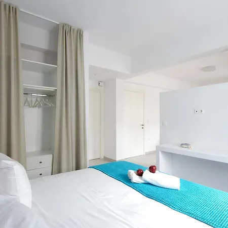 Porto Di Parikia (Paros)