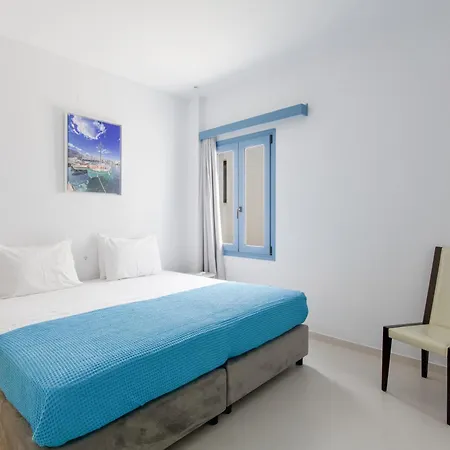 Porto Di Parikia (Paros)